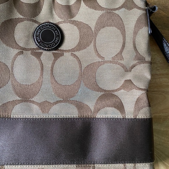 COACH, great condition, cross body bag - Picture 2 of 4